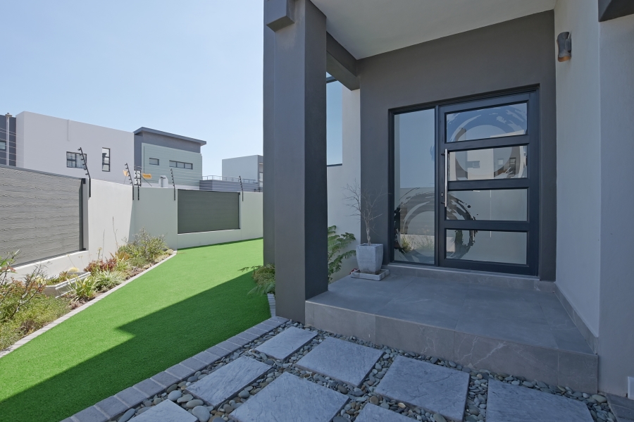 5 Bedroom Property for Sale in Sandown Western Cape